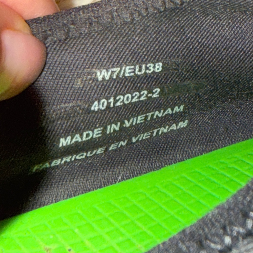 OOFOS OOmg EeZee Low Recovery Shoes - 7 - Picture 5 of 5